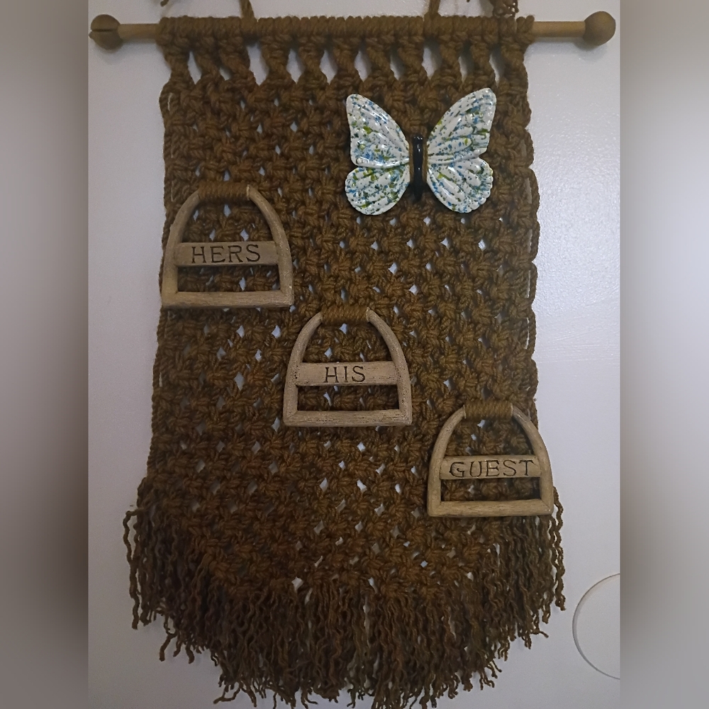 VTG Brown Crochet Wall Hanging with Butterfly‎ Decor